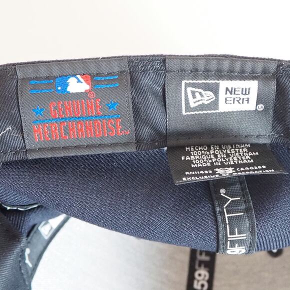 New York Yankees 59Fifty New Era Fitted Hat Size 8 MLB Pin General Merchandise - Picture 7 of 9